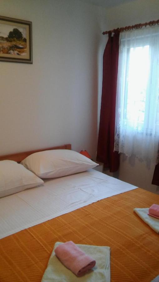 Apartmani Vitkovic II เซรส ภายนอก รูปภาพ